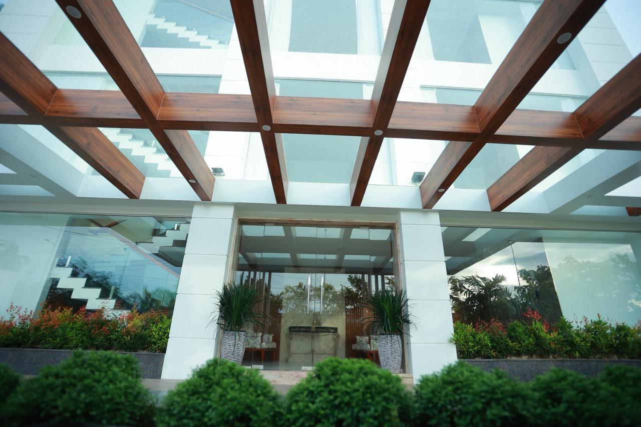The Gold Hotel Palakkad Exterior foto