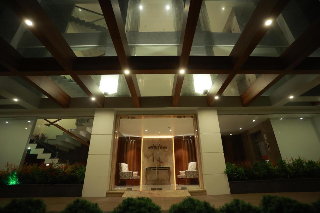 The Gold Hotel Palakkad Exterior foto