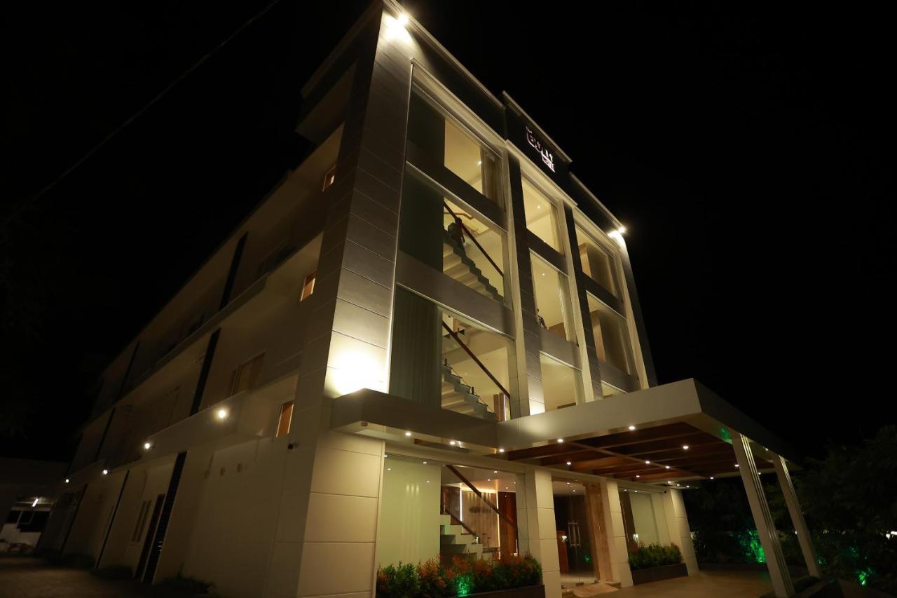 The Gold Hotel Palakkad Exterior foto