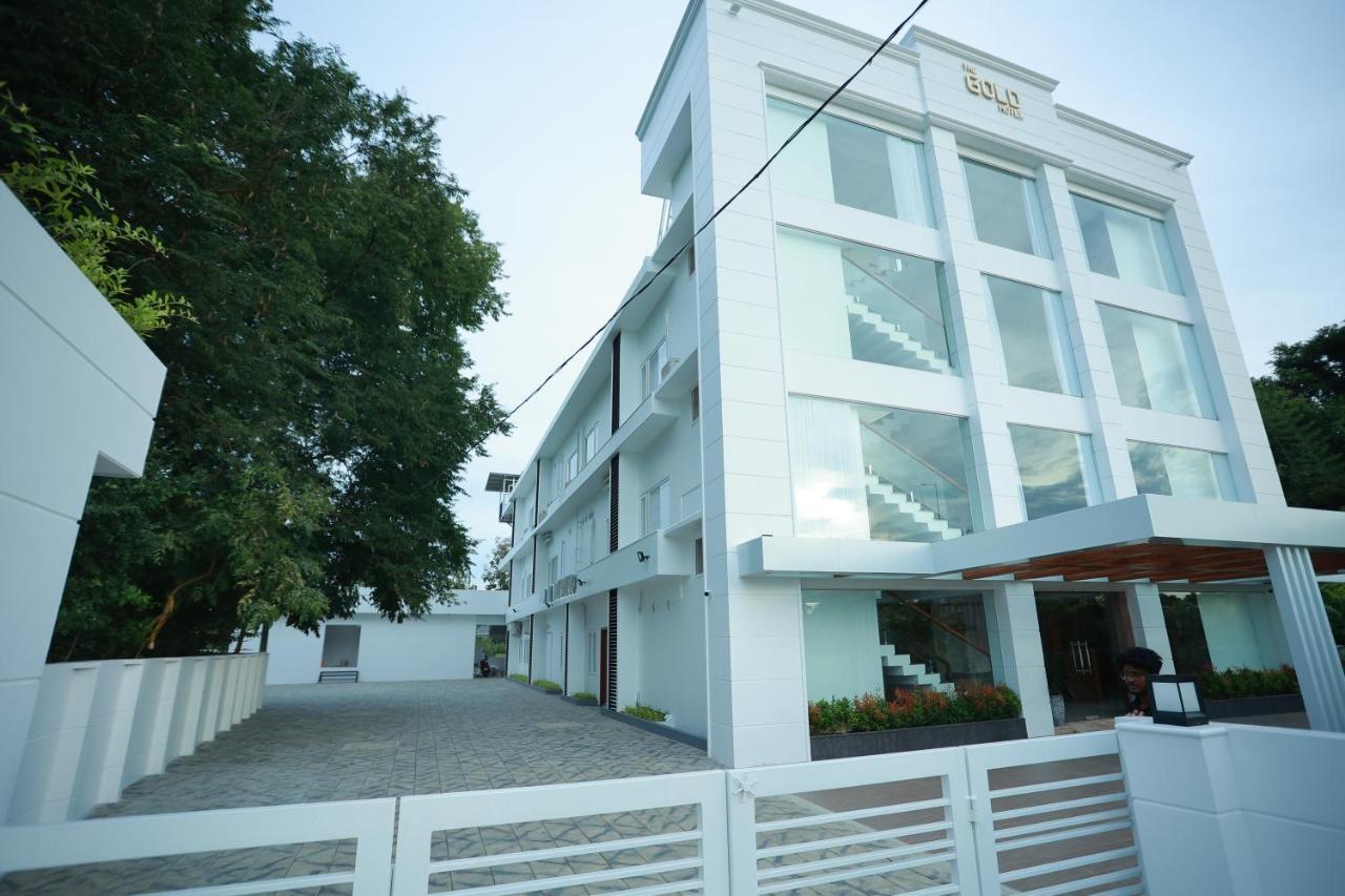 The Gold Hotel Palakkad Exterior foto