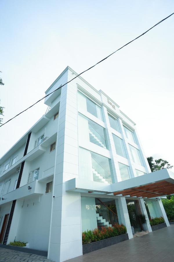 The Gold Hotel Palakkad Exterior foto